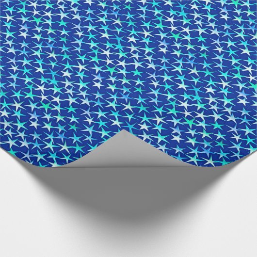 Satin Stars, Pastel Blue auf Cobalt Blue Geschenkpapier (Ecke)