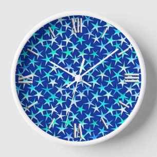Satinsterne, blassblau auf Kobalt Wanduhr