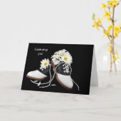 Sattelschuhe und Daisy zum Geburtstag Karte (Gelbe Blume)