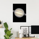 Saturn in natürlichen Farben Poster (Heimbüro)
