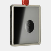 Saturn Mimas Silbernes Ornament (Rechts)