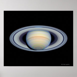 Saturn mit Ringen an Weitwinkel zur Erde Poster