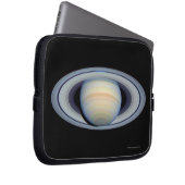 Saturn mit Ringen im weitesten Winkel zur Erde Laptopschutzhülle (Vorne Rechts)