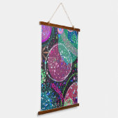 Saturn’s Rings: Maximalist Abstract Art  Wandteppich Mit Holzrahmen (Gewinkelt)