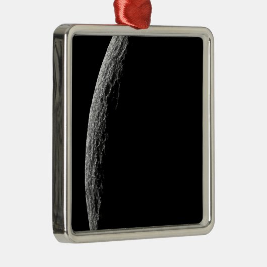 Saturns Tethys Silbernes Ornament (Rechts)