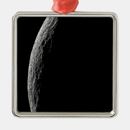 Saturns Tethys Silbernes Ornament (Vorne)