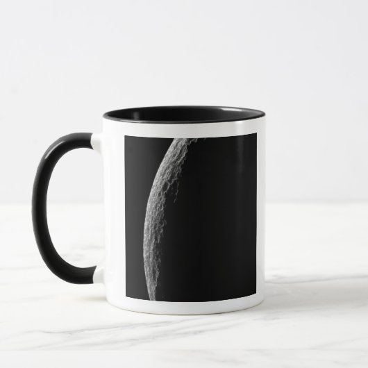 Saturns Tethys Tasse (Links)