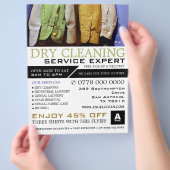 Saubere Shirts, trockene Reinigungsmittel, saubere Flyer (Hand)