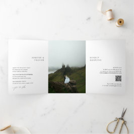 Sauberer schwarzer und weißer QR-Code Moderne Hoch Dreifach Gefaltete Einladung