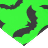 sauergrüne Halloween Vampirfledermäuse gothic Tischdecke (Schrägansicht)