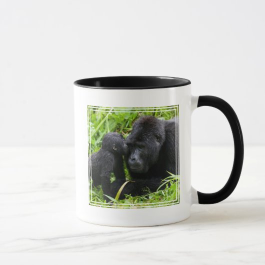 Säugling Gorilla Kisses Silverback Gorilla Tasse (Rechts)