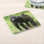 Säuglings-Tiefland-Gorilla auf der Rückseite der Rechteckiger Pappuntersetzer (angewinkelt)