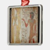 Säule, die Osiris und ein Priestertragen darstellt Ornament Aus Metall (Links)