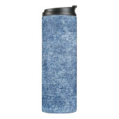 Säure waschen blaue Denim, nah-up Textur. Thermosbecher (Nach links gedreht)