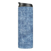 Säure waschen blaue Denim, nah-up Textur. Thermosbecher (Nach rechts gedreht)