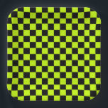Säuregrün-schwarzes Schachbrettmuster Pappteller<br><div class="desc">Ein lebendiges Schachbrettmuster mit abwechselnden neon-gelben und schwarzen Quadraten erzeugt ein auffallendes geometrisches Design,  das einen kühnen und energiegeladenen Ton vermittelt.</div>