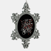 Savage Halloween Spooky Aesthetic Graphic Style Schneeflocken Zinn-Ornament (Links)