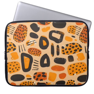 "Savanna Pop: Stammesvibes in Orange & Black" Laptopschutzhülle