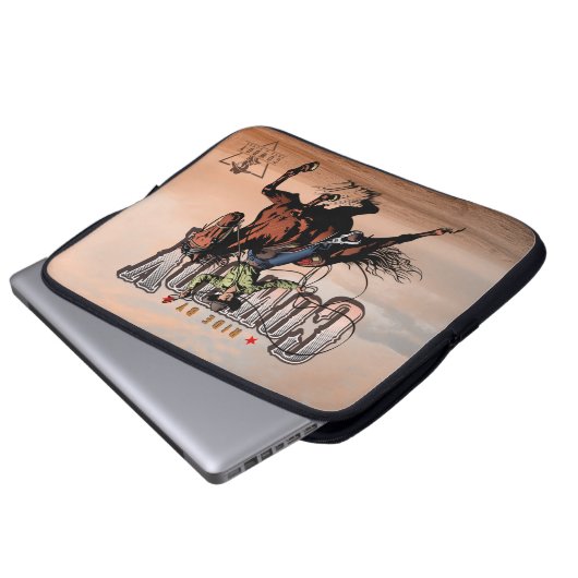 Save A Horse; Ride A Cowboy | 15" Laptopschutzhülle (Vorne Knopf)