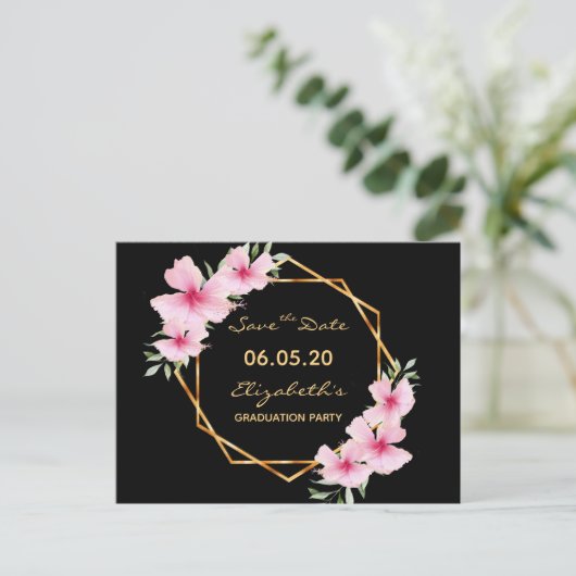 Save the Date Abschluss Schwarz-Rosa-Flora Postkarte (Stehend Vorderseite)