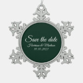 Save the Date Ankündigung von Hochzeitsschreiben Schneeflocken Zinn-Ornament (Vorderseite)