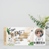 Save the Date Boarding Pass World Map Beach Foto Einladung (Stehend Vorderseite)