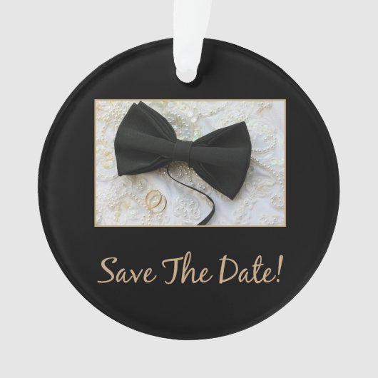 Save the Date Bow Krawatte auf Kleid Ornament (Vorderseite)