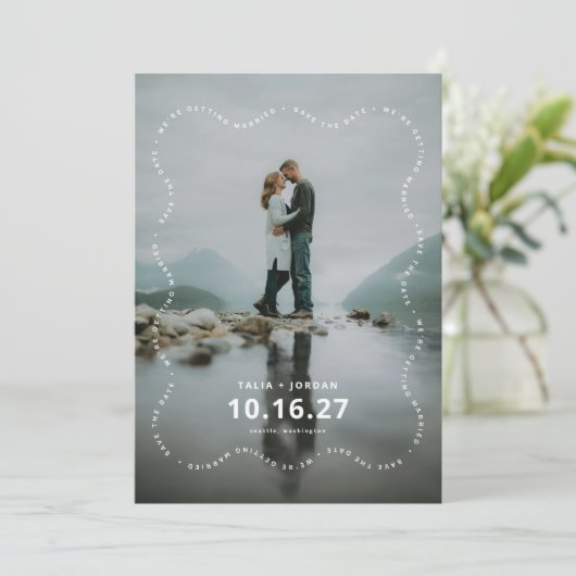 Save the Date Card Modern Wavy Border (Stehend Vorderseite)