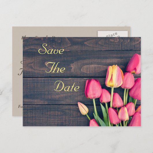 Save the Date - dunkelrosa Tulips und Holz Ankündigungspostkarte (Vorne/Hinten)
