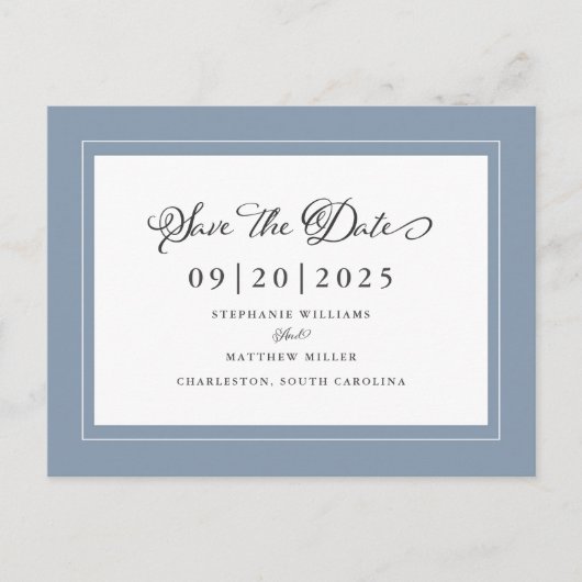 Save The Date | Dusty Blue Wedding Elegantes Scrip Ankündigungspostkarte (Vorderseite)