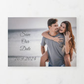 Save the Date (Einladung und RSVP-Karte/ 2 in 1) Dreifach Gefaltete Ankündigung (Cover)