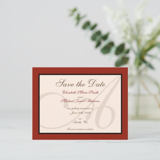 Save the Date Elegante Monogramm Rote Postkarte (Stehend Vorderseite)