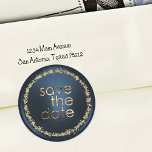 Save the Date Envelope Seal Navy Blue Gold Runder Aufkleber<br><div class="desc">Save the Date Envelope Seal Navy Blue with Gold Designed by Carrie Fink.  Printed and shipped by Zazzle or their partners.</div>