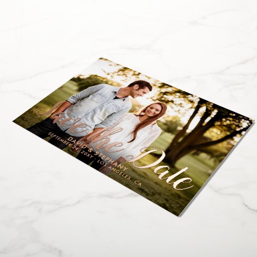 Save the Date Foto Moderne einfache Script-Rose Go Folieneinladung (Gedreht)