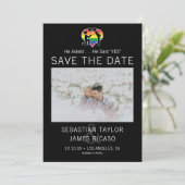 Save the Date Gay He sagte Ja Personalisiert Foto Ankündigung (Stehend Vorderseite)