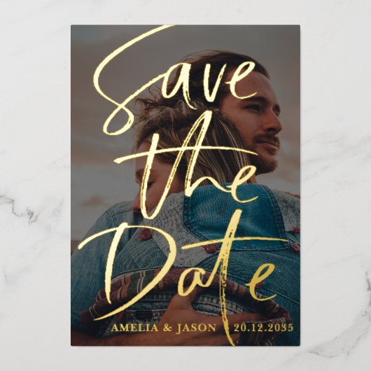 Save the Date Gold Calligraphy Foto Foil Folieneinladung (Vorderseite)