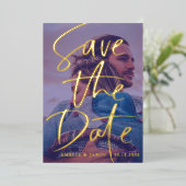 Save the Date Gold Calligraphy Foto Folieneinladung (Stehend vorne)