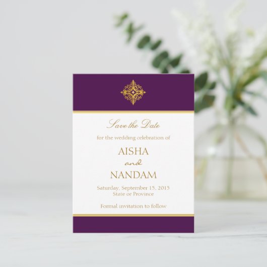 Save the Date Gold und Lila Postkarte (Stehend Vorderseite)