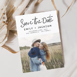 Save the Date handgeschriebenes Foto Flyer<br><div class="desc">Budget Modernes und elegantes handgeschriebenes Skript-Foto Save the Date Hochzeitskarte. Die Save the Date einladende Einladungskarte beinhaltet eine schicke und stilvolle Typografie mit einem einfachen und minimalistischen Design auf weißem Hintergrund,  mit dem Sie Ihre individuelle Verlobung-Fotografie hinzufügen können.</div>