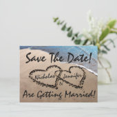 Save the Date Hearts Sand Beach Hochzeit Einladung (Stehend Vorderseite)