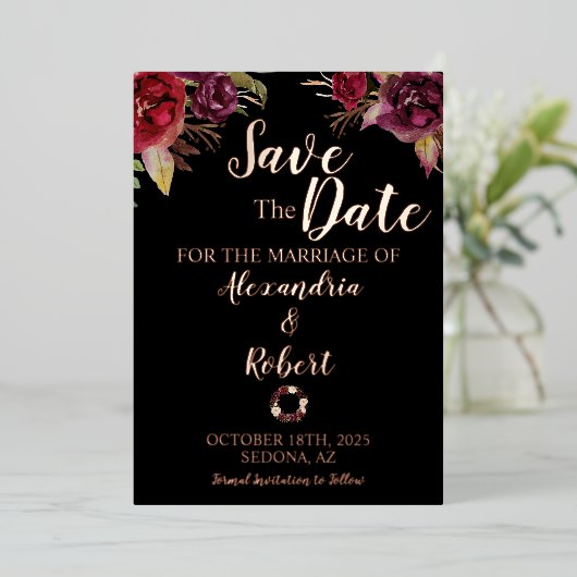 Save the Date Hochzeit Burgund Blume Rose Gold Folieneinladung (Stehend vorne)