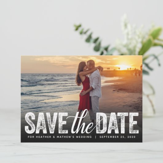 Save the Date Hochzeit von Not leidender Script-Fo Einladung (Stehend Vorderseite)
