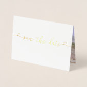 Save the Date Hochzeitstypografie mit Herz-Detail Folienkarte (Vorderseite)