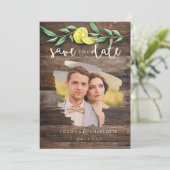 SAVE THE DATE KARTE | Rustic Wood Lemon Wedding (Stehend Vorderseite)