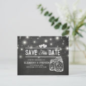 Save the Date Mason Jar String Lights Chalkboard A Ankündigungspostkarte (Stehend Vorderseite)