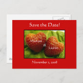 Save the Date mit Erdbeerherzen! Ankündigungspostkarte (Vorne/Hinten)