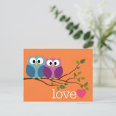 Save the Date mit Niedlichem Owl Couple Ankündigungspostkarte (Stehend Vorderseite)