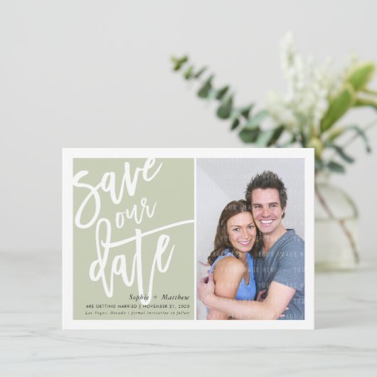 SAVE THE DATE mit Pinselstrich und Schrift grün Einladung (Stehend Vorderseite)