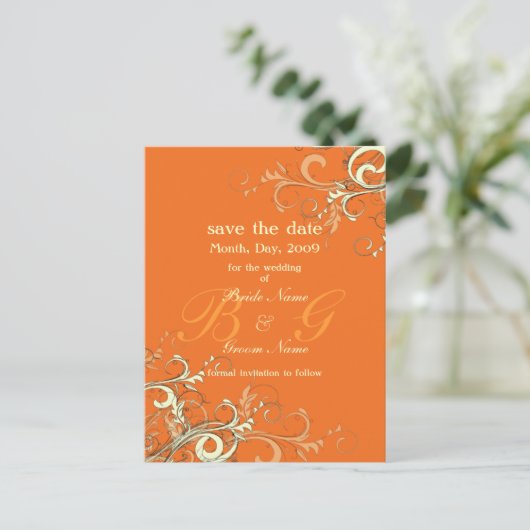 Save the Date, monogramm Creme Wirbel/DIY Farbe Ankündigungspostkarte (Stehend Vorderseite)