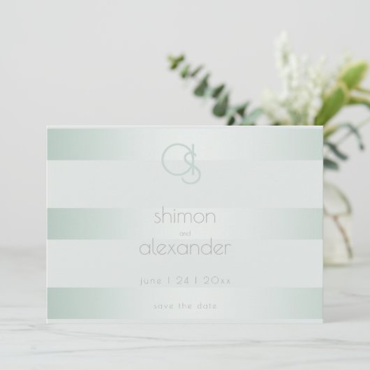 Save The Date | Monogramm schimmergrüne Streifen (Stehend Vorderseite)